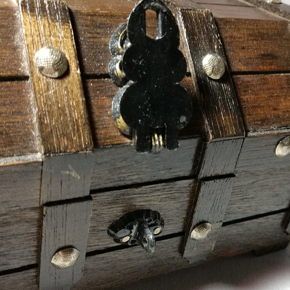 Vintage Wood Jewelry Box with Red Inside - Picture 11 of 11